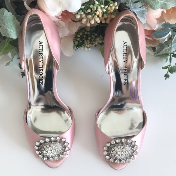 Audrey Brooke embellished satin pump - Picture 8 of 8